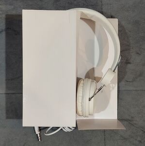 WEST-VIEW NEW WHITE POWER HEADPHONES LUXURIOUS SOFT CUSHIONED EAR PADS 3.5mm